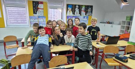 Živahno je bilo v decembru na podružnični šoli Kotlje (8)